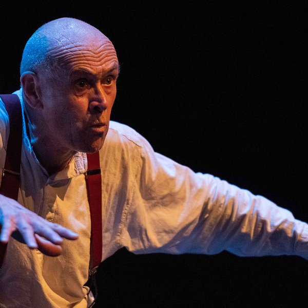 David Mynne performing A Christmas Carol