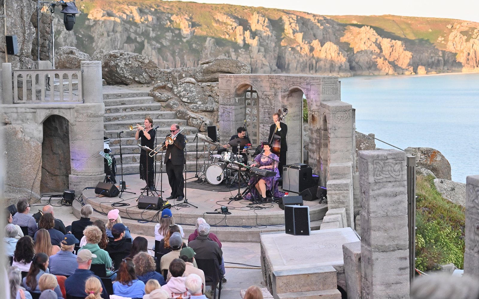 Davina and the Vagabonds