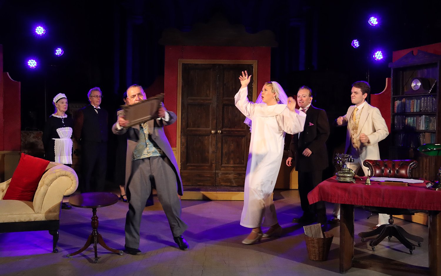 Don Pasquale - Surrey Opera c. Holly Burroway