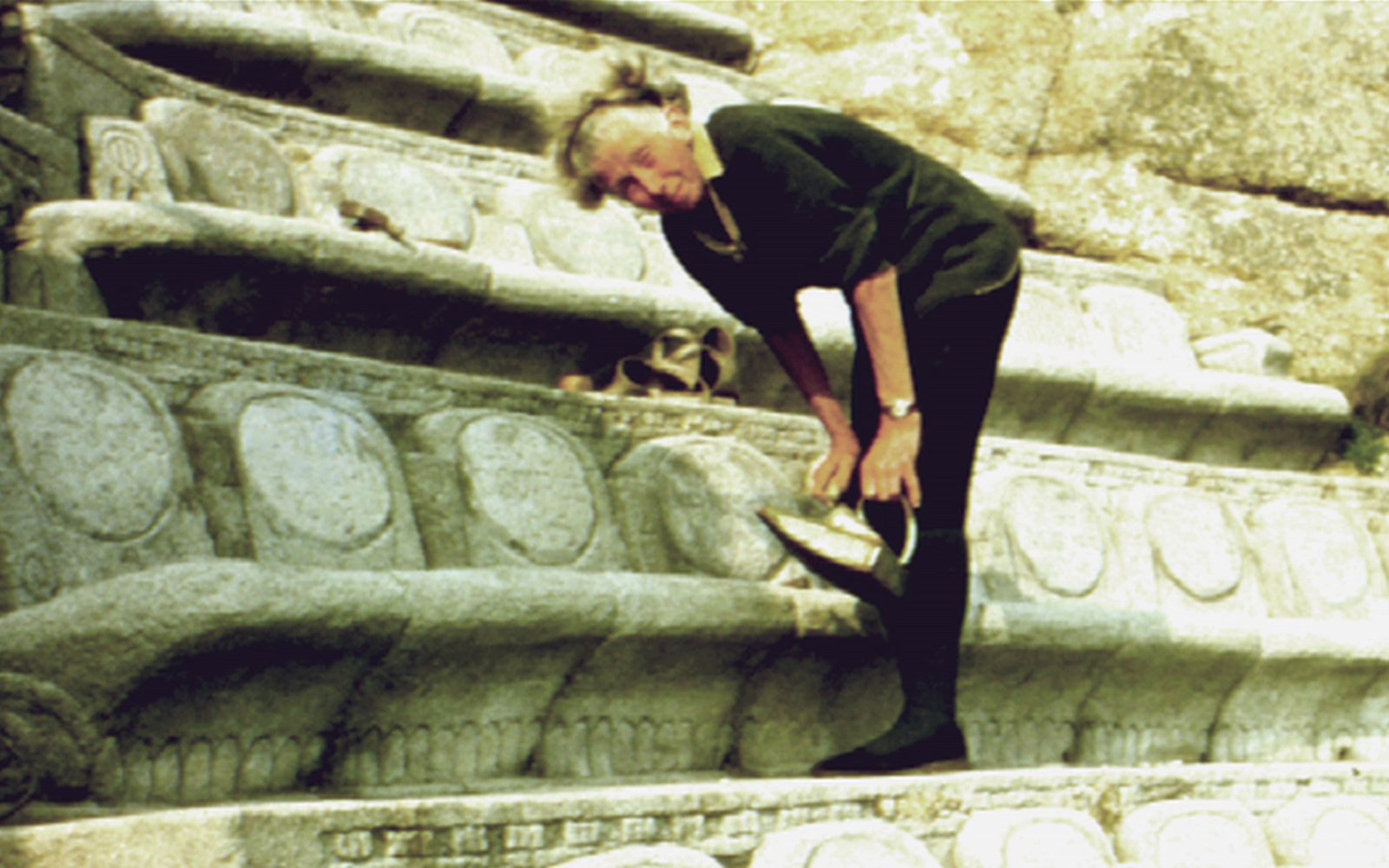 Rowena-Cade-cleaning-the-theatre