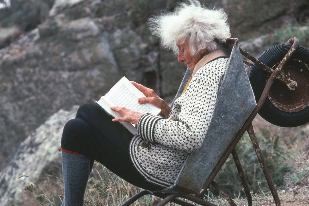 Rowena-Cade-in-barrow