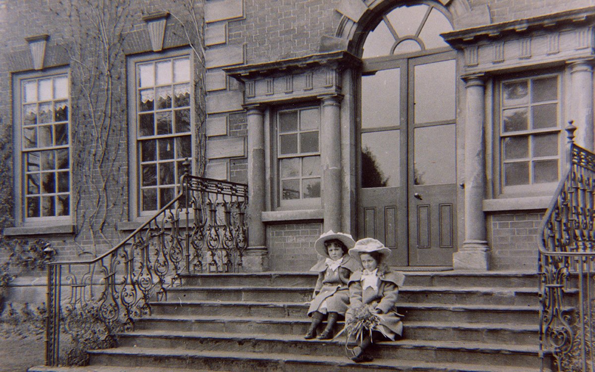 Rowena-and-Kay-Homestead