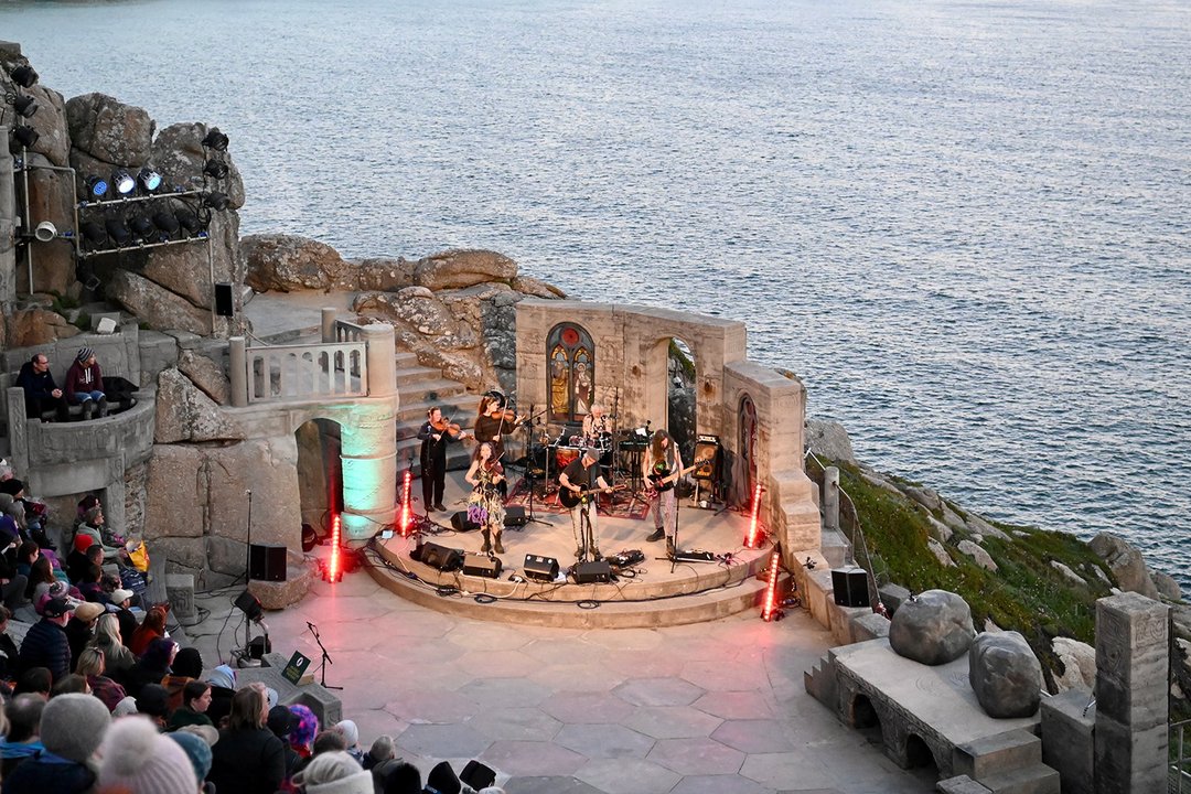 Three-Daft-Monkeys-2025