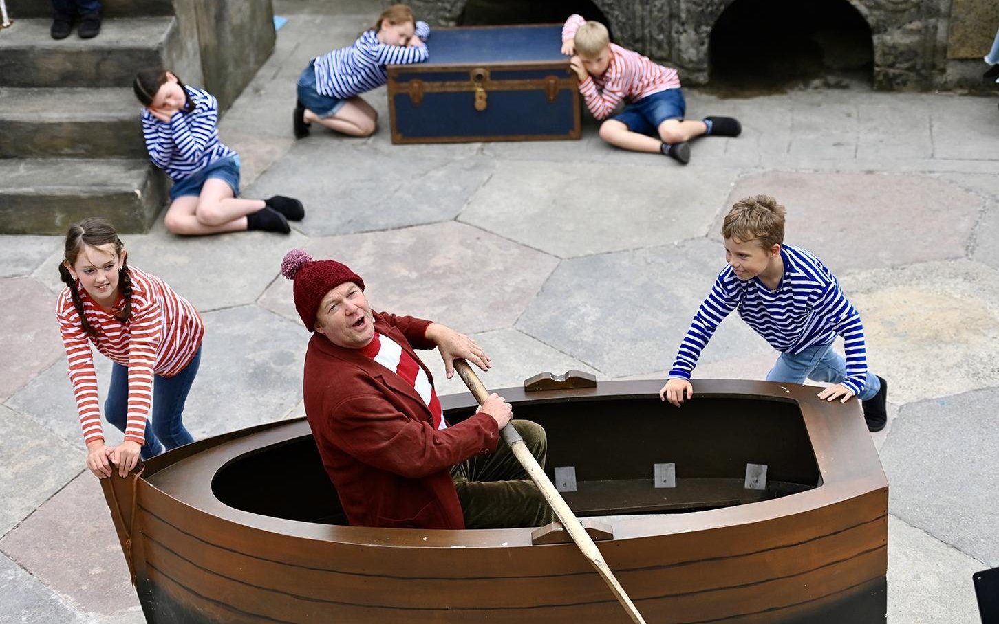 The Lighthouse Keeper's Lunch - Minack Youth Theatre