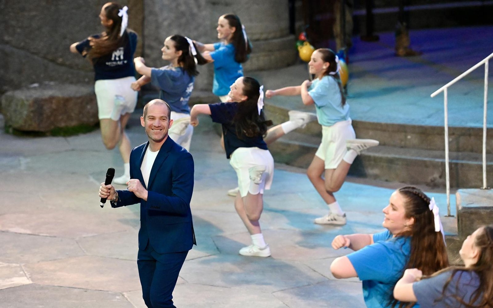 Show Tunes of the Sea